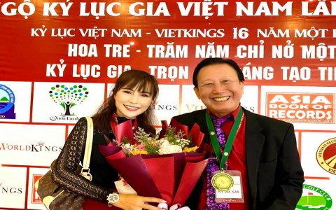 Nghệ sĩ Ưu tú Thế Hiển với niềm vui nhân đôi
